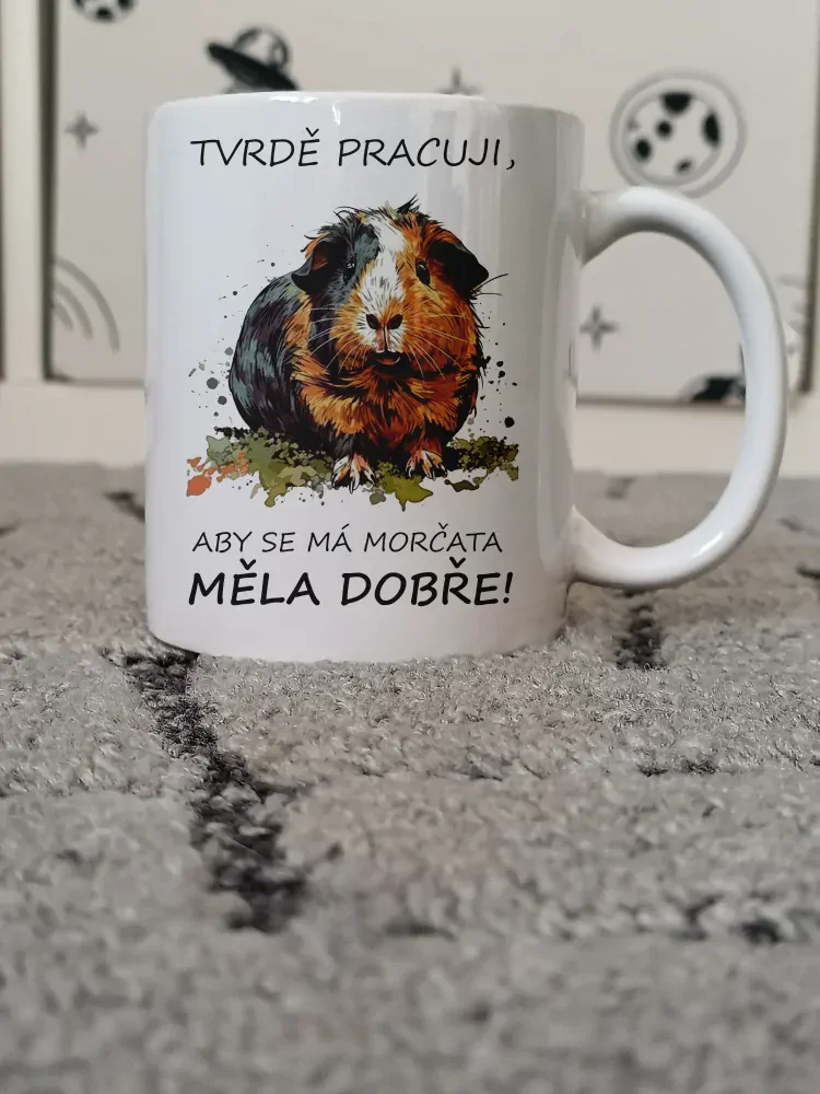 Hrnek "Tvrdě pracuji, aby..." (morčata)